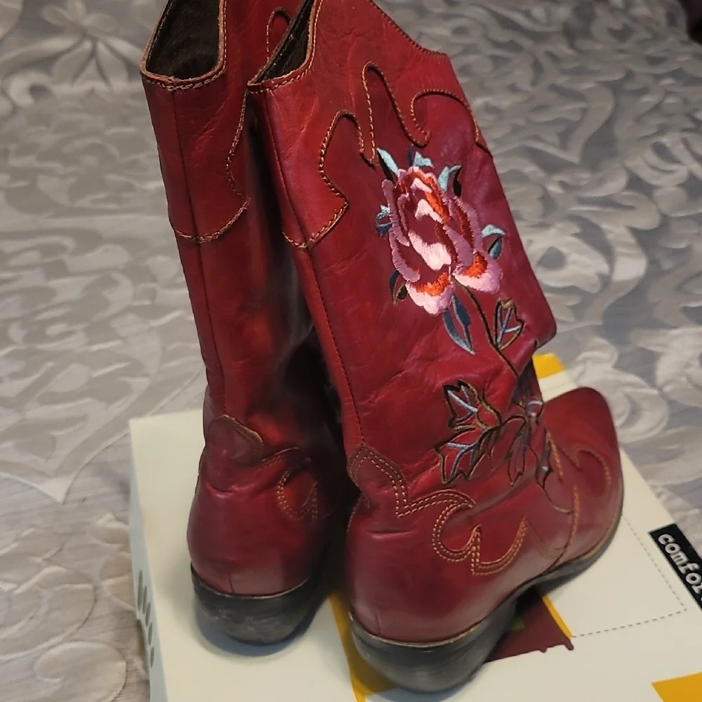 Spring Step Red Floral Heeled Boots - Picture 3 of 6